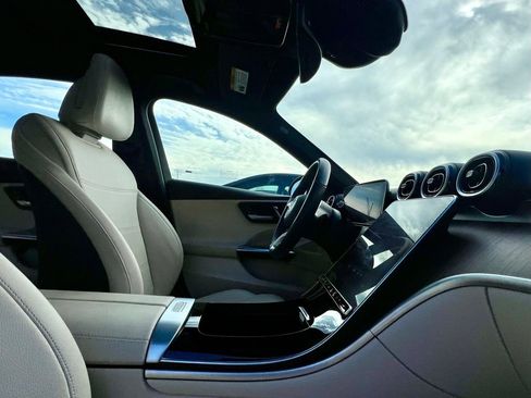 Used 2023 Mercedes-Benz C 300 4MATIC Sedan image 10