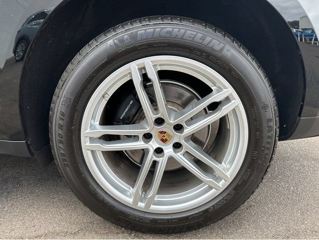 Used 2023 Porsche Macan Turbo AWD/4WD image 10