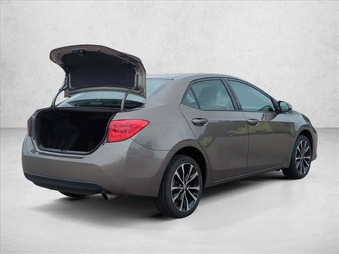 Used 2017 Toyota Corolla SE FWD image 5