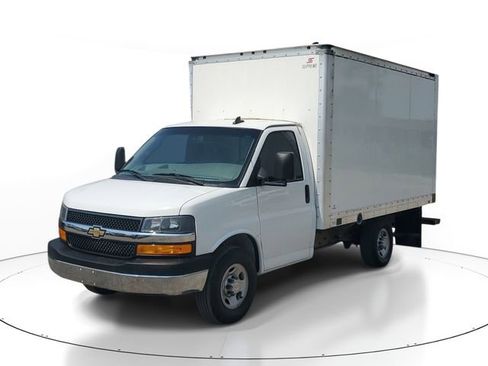 Used 2021 Chevrolet Express 3500 w/ Power Convenience Package RWD image 2