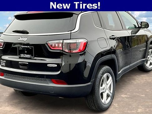 Used 2024 Jeep Compass Latitude image 6