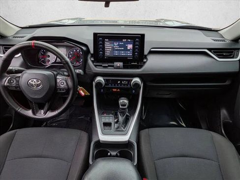 Used 2020 Toyota RAV4 LE image 16