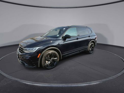 Used 2024 Volkswagen Tiguan SE R-Line image 4