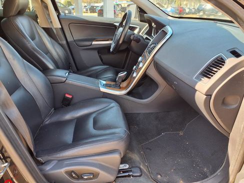 Used 2017 Volvo XC60 T5 Inscription w/ Preferred Option Package image 10