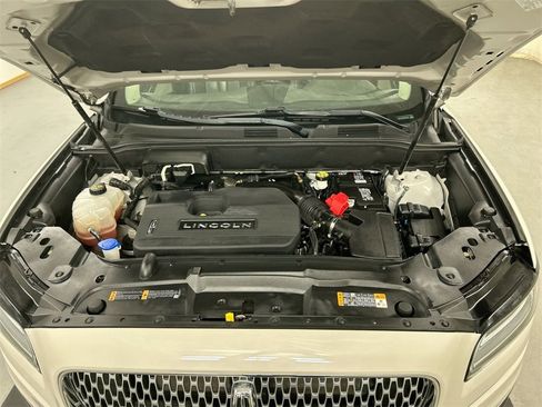 Used 2019 Lincoln Nautilus Select image 25