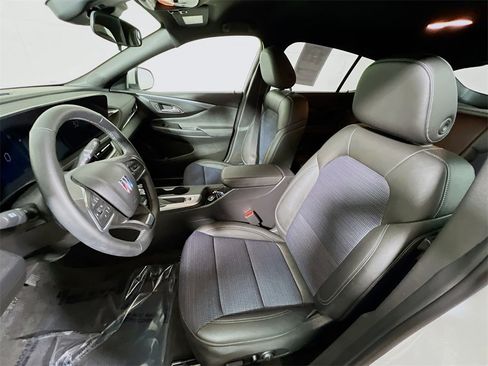 Used 2024 Buick Envista Preferred w/ Convenience I Package image 19