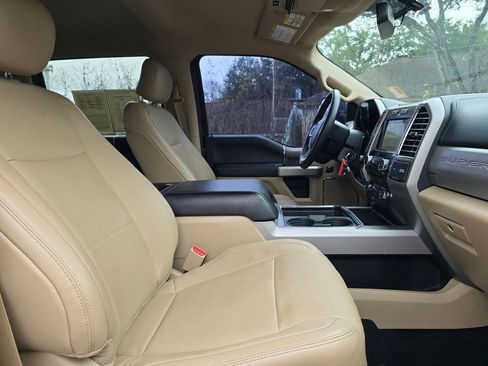 Used 2017 Ford F250 Lariat w/ Chrome Package image 59