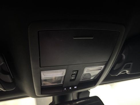 Used 2023 Dodge Challenger R/T w/ Plus Package image 30