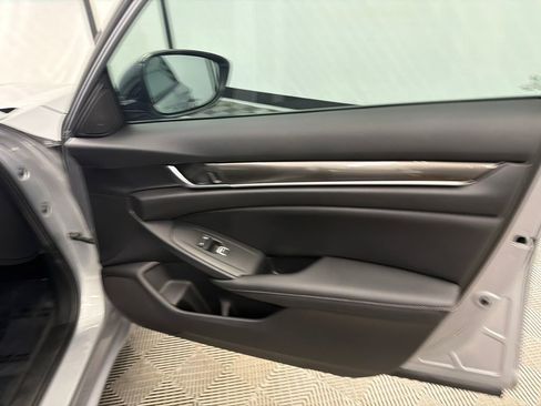 Used 2022 Honda Accord Sport image 15