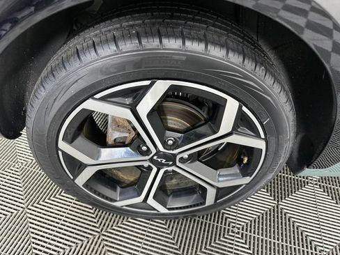 Used 2023 Kia Niro EX Touring FWD image 9
