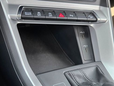 Used 2025 Audi Q3 2.0T Premium image 33