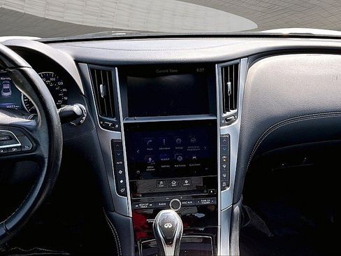 Used 2018 INFINITI Q60 3.0t Luxe image 12