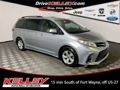 Used 2019 Toyota Sienna LE w/ LE Preferred Package