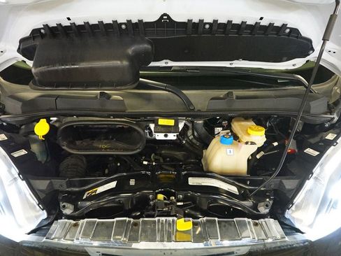 New 2024 RAM ProMaster 2500 w/ Quick Order Package 22G SLT image 25