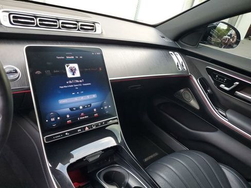 Used 2022 Mercedes-Benz S 500 4MATIC w/ AMG Line Package image 25