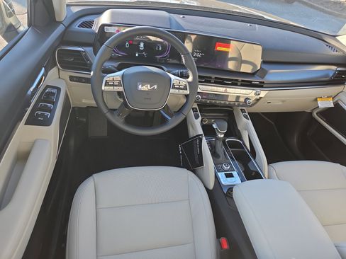 New 2025 Kia Telluride S image 8