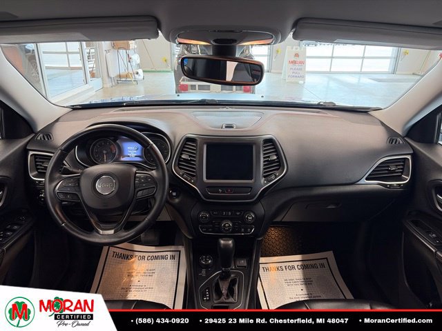 Used 2019 Jeep Cherokee Trailhawk w/ Cold Weather Group AWD/4WD image 13