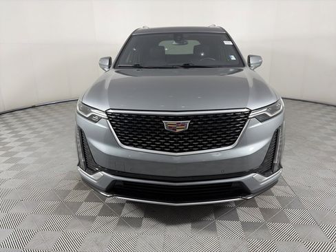 Used 2023 Cadillac XT6 Luxury image 2