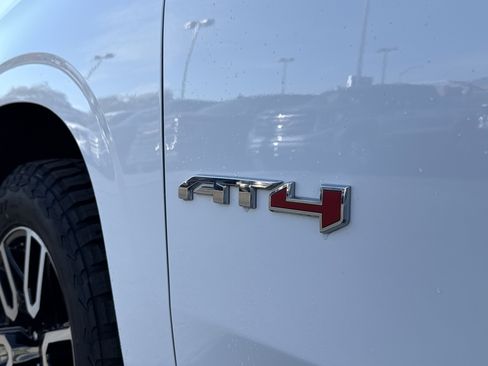 Used 2022 GMC Yukon AT4 w/ Max Trailering Package image 5