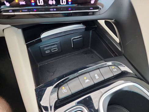 Used 2021 Buick Envision Essence w/ Technology Package I FWD image 29
