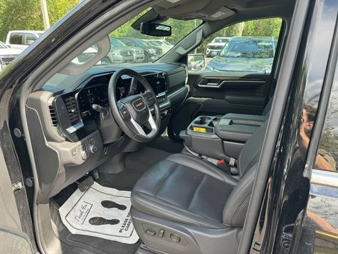 Used 2026 GMC Sierra 1500 SLT AWD/4WD image 3