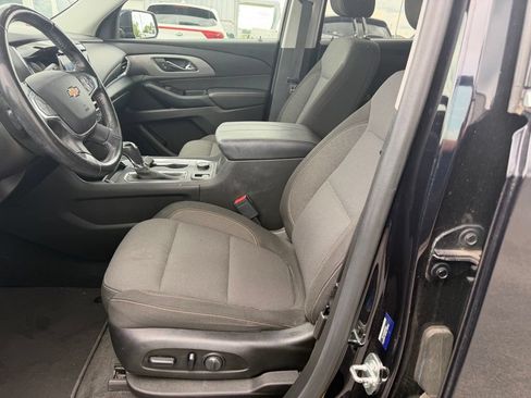 Used 2020 Chevrolet Traverse LT FWD image 15