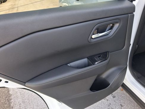 Used 2026 Nissan Rogue SV FWD image 11