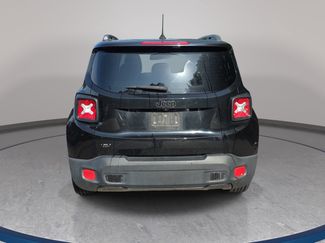 Used 2017 Jeep Renegade Altitude FWD video 2