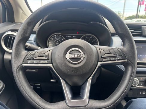 Used 2025 Nissan Versa SV FWD image 25