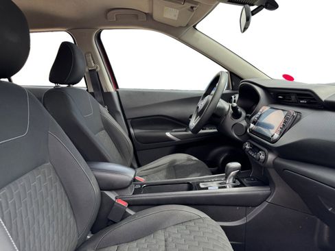 Used 2022 Nissan Kicks SV image 17