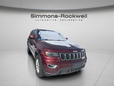 Used 2022 Jeep Grand Cherokee Laredo X image 2