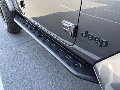 Used 2020 Jeep Wrangler Unlimited Sahara AWD/4WD image 15
