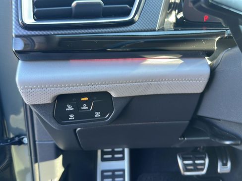 Certified 2025 Volkswagen Atlas Peak Edition SE AWD/4WD image 28