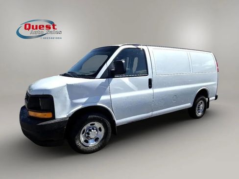 Used 2017 Chevrolet Express 2500 RWD image 42