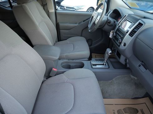 Used 2017 Nissan Frontier SV image 26