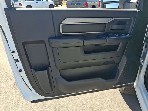Used 2024 RAM 2500 Tradesman w/ Chrome Appearance Group AWD/4WD image 11