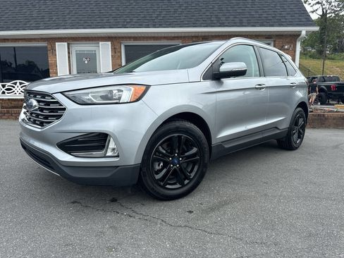 Used 2020 Ford Edge SEL w/ Cold Weather Package image 3