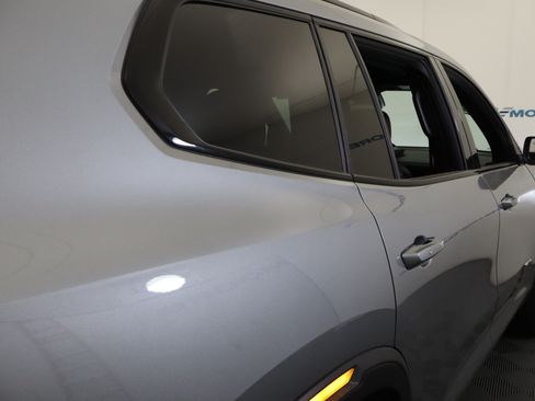Used 2024 GMC Acadia AT4 w/ Luxury Package AWD/4WD image 7