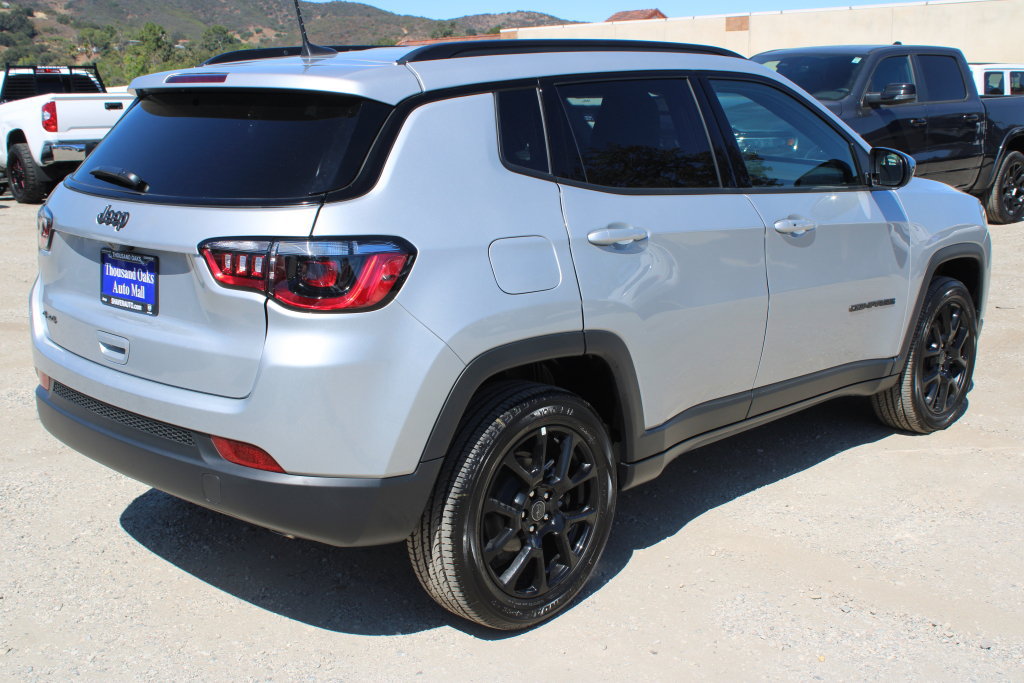 New 2026 Jeep Compass Latitude AWD/4WD image 4