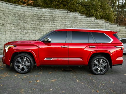 Used 2024 Toyota Sequoia Capstone image 10