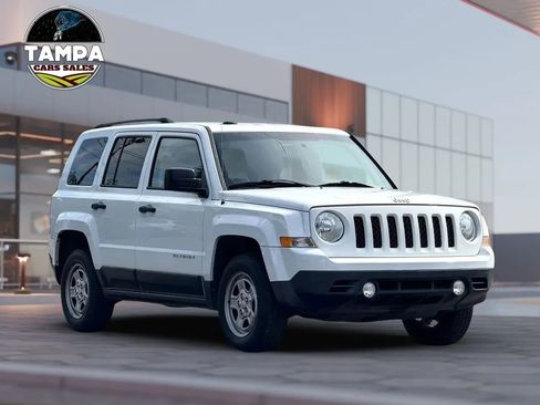 Used 2017 Jeep Patriot Sport image 4