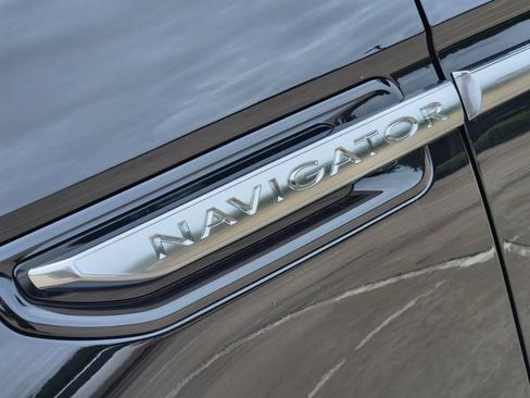 Used 2019 Lincoln Navigator Reserve AWD/4WD image 12