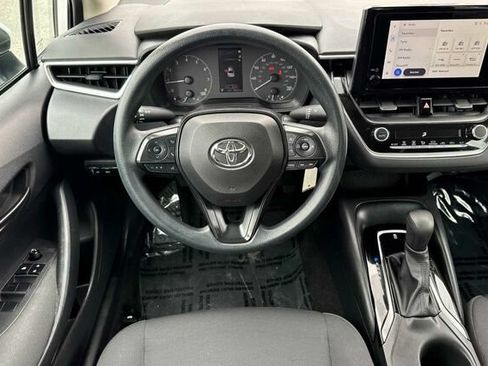 Used 2023 Toyota Corolla LE FWD image 14