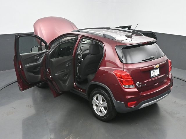 Used 2017 Chevrolet Trax LT AWD/4WD image 61