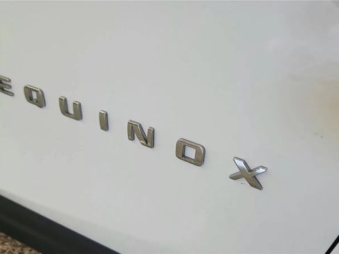 Used 2024 Chevrolet Equinox LT FWD image 17
