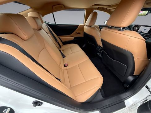 Used 2025 Lexus ES 350 w/ Premium Package FWD image 17