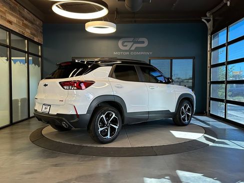 Used 2022 Chevrolet TrailBlazer RS FWD image 3
