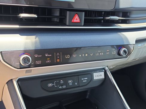 New 2026 Kia Carnival EX FWD image 26