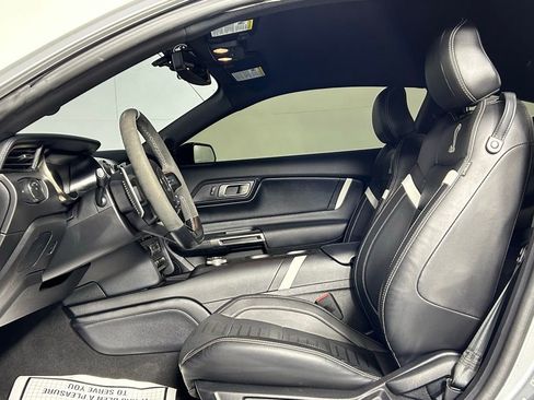 Used 2022 Ford Mustang Shelby GT500 w/ Technology Package image 29