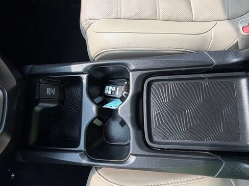 Used 2018 Honda CR-V Touring image 11